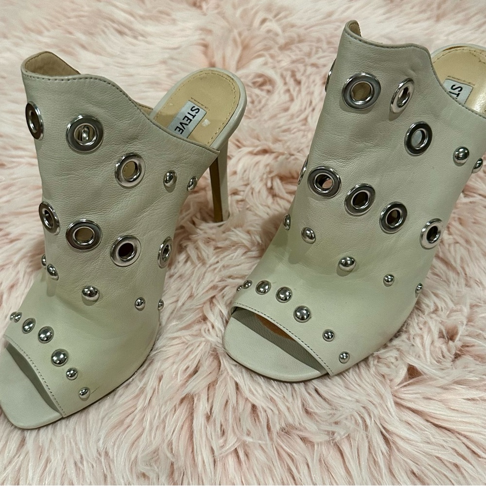 STEVE MADDEN “SOOKI” Leather Grommet Stiletto Mule,Taupe/off white,Used/Like New